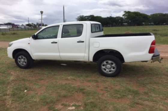 2015 Toyota Hilux, 2.5 D4D DC SRX, Manual