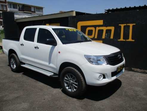 2015 Toyota Hilux 2.5D4-D SRX 4x4 DCab, 12000Km.