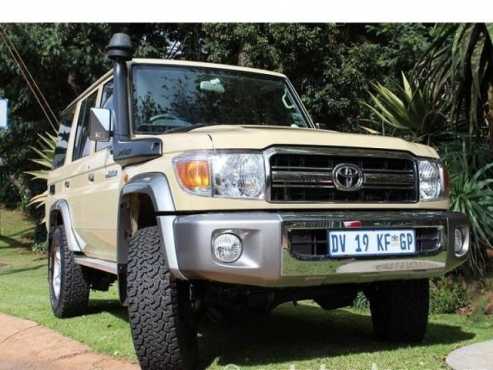 2015 Toyota Land Cruiser 76 Diesel 4.5 LX V8 4X4