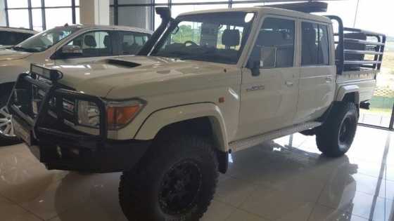 2015 Toyota Landcruiser 5.7D- Take over installments