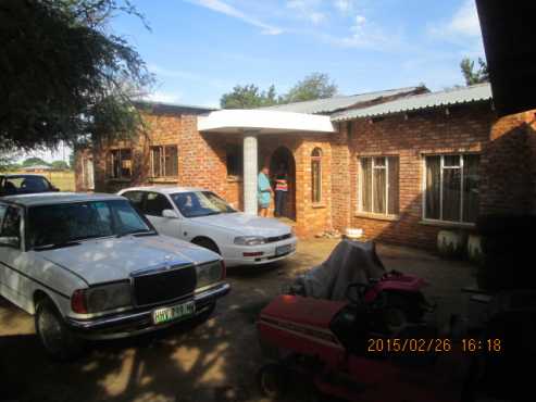 2.1 HA With 3 bedroom house 18km West of Pretoria