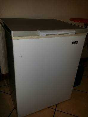 210 L KIC BoxChest Freezer Cash Only