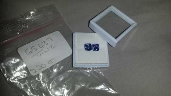 2.20ct Tanzanites