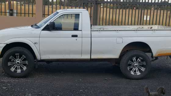 2.4 Mitsibushi Colt 2005 Model 4x4 Petrol Bakkie For Sale