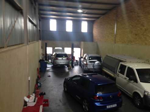 256m, WAREHOUSE TO LET  HENNOPSPARK