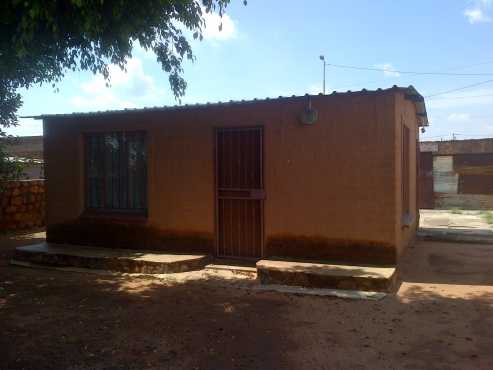 2BEDROOM HOUSE FOR SALE SOSHANGUVE BLOCK R