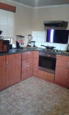 2BEDROOMS, AT MABOPANE SUNVALLEY, WITH 2OUTSIDE BEDROOMS AVAILABLE FOR RENT
