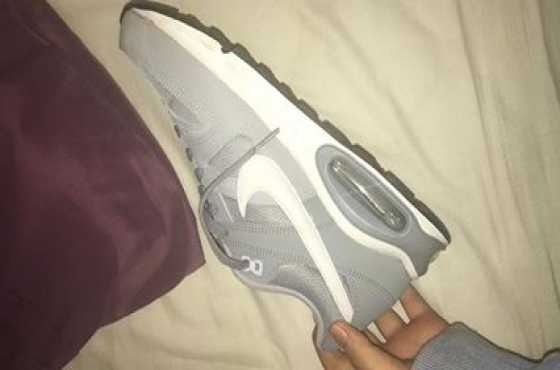 2de handse nikes