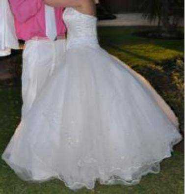 2nd Hand Wedding Ballgown - Excellent Condition