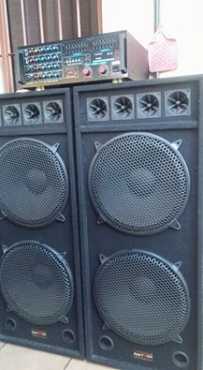 2x Double 12inch speakers and powerfull 5 channel amp