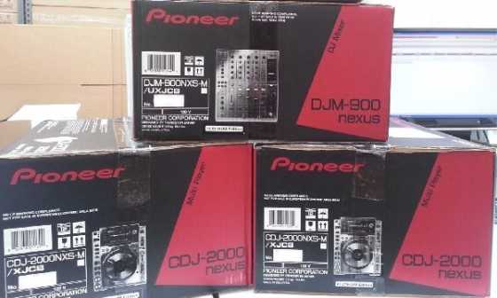 2x Pioneer CDJ 2000 DJ Set