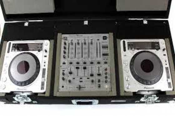 2x Pioneer cdj 350 Player Pioneer DJM350 2Channel DJ Mixer PackageFlight case.