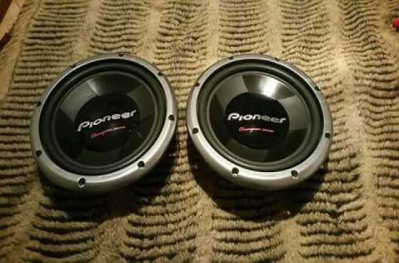 2x Pioneer Champion Series subs