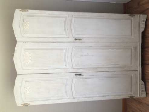 2x wardrobe and 1x dresser for sale