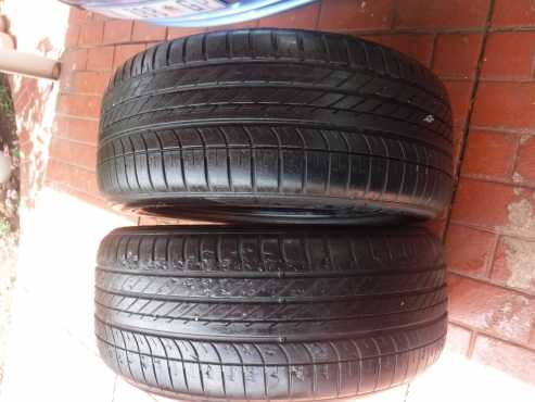 2xGoodyear Eagle F1 tyres 2754520,80 percent tread