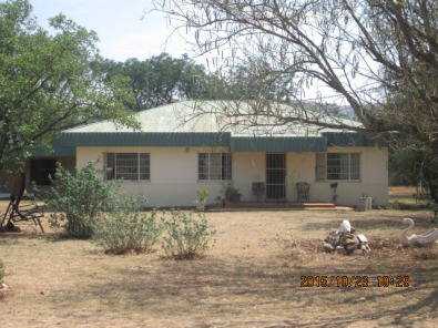 3 bed house 10km west of PTA
