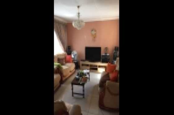 3 Bedroom 2 Bathroom House for sale in Rosslyn