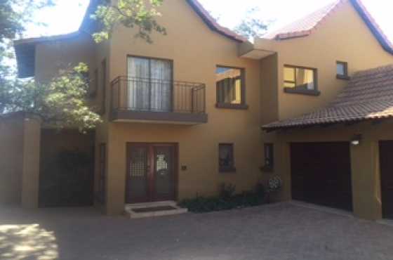 3 Bedroom 3 bathroom house in Bateleur Bastion Street, Wapadrand available immediately or 1 Septembe