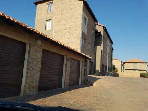 3 bedroom Duplex Hazel Meadow, Silver Lakes available 1 August 2016