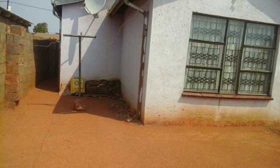 3 bedroom for sale Soshanguve extension 10 R235000