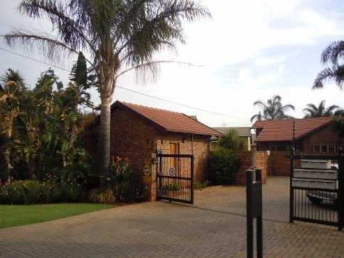 3 Bedroom free standing simplex to let in Rooihuiskraal North.