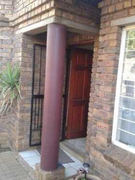 3 Bedroom free standing simplex to let in Rooihuiskraal North.