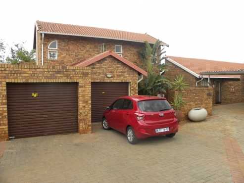 3 BEDROOM FULL TITLE TOWNHOUSE IN MAGALIESKRUIN