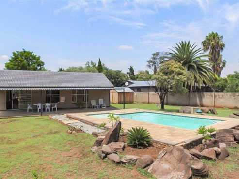 3 Bedroom House for sale in Eldoraigne X18 Security Village Centurion