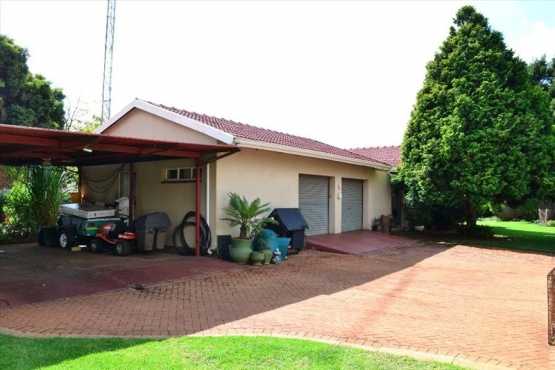 3 Bedroom House for Sale in Esther Park, Kempton Park