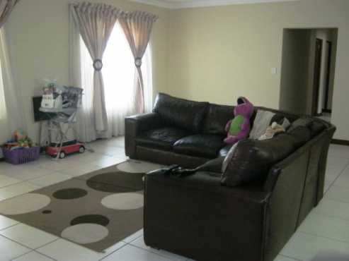 3 Bedroom house for sale in Thatchfield Hills, Centurion