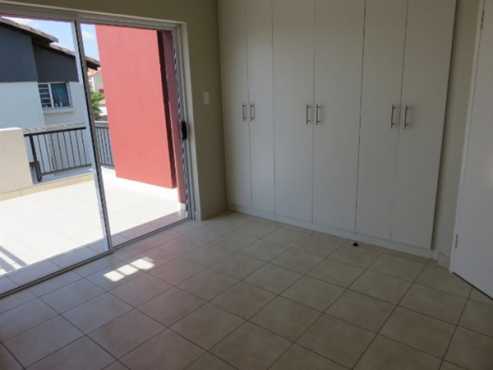 3 Bedroom House in Hazeldean (Silverlakes Surroundings)