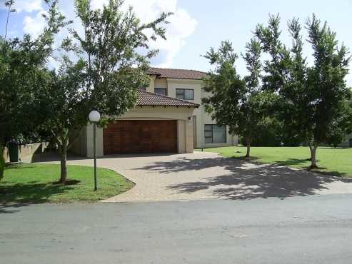 3 Bedroom House in Secure Equestrian, Golfing and Boating Estate on the Shores of Hartbeeespoort Dam