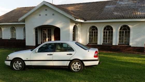 3 BEDROOM HOUSE ON SMALLHOLDING AT PYRAMID