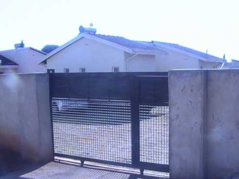 3 Bedroom House to rent In Lenasia Ext 10