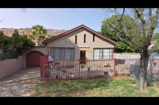 3 Bedroom house with 4 flats for sale in Claremont