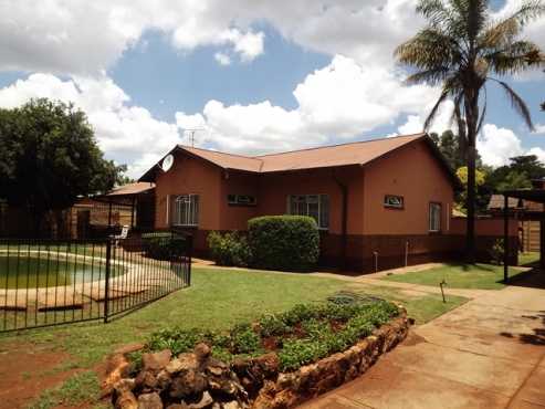 3 Bedroom House with Pool For Sale in Lyttelton Manor Pretoria