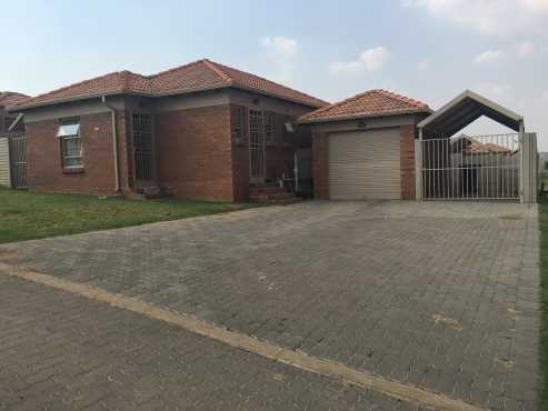 3 bedroom to rent in ThatchHill Estate, Centurion