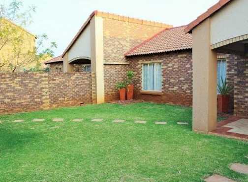 3 BEDROOM TOWNHOUSE FOR RENT IN EQUESTRIA, PRETORIA