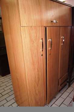 3 Door Wardrobe S018421A Rosettenvillepawnshop