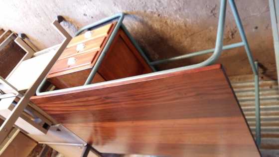 3-drawer desk