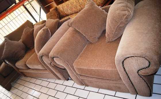 3 Piece Lounge Suite S019368A Rosettenvillepawnshop