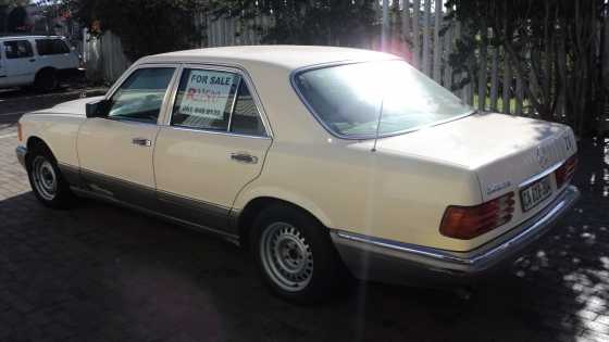 300SE MERCEDES BENZ 1990 -URGENT SALE