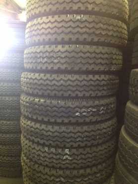 31580.22.5 amp 12R.22.5 new retreaded tyres,safe amp reliable,special rubber used(R1900)