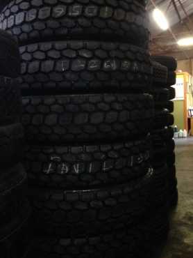 31580.22.5 new retreaded difftraction tyres(R2350)