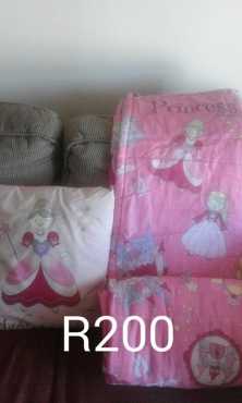 34 comforters vir n dogtertjie te koop