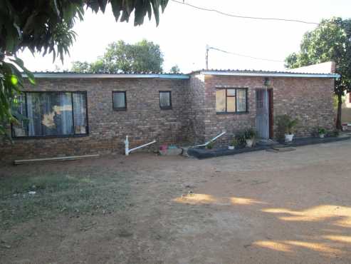 3BEDROOM HOUSE AT BLOCK P SOSHANGUVE FOR SALE