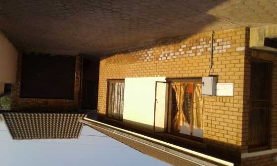 3BEDROOM, WITH 2OUTSIDE ROOMS, AT SOSHANGUVE BLOCK F