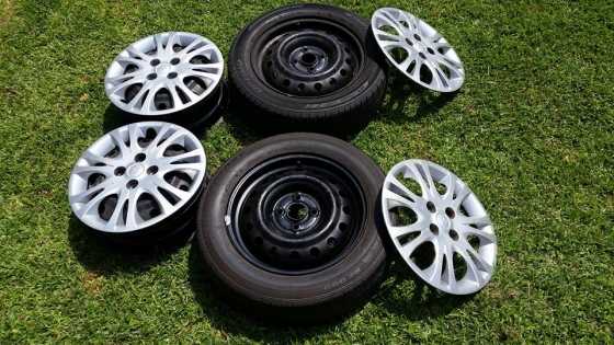 4 15quot staal rims  2 18560R15