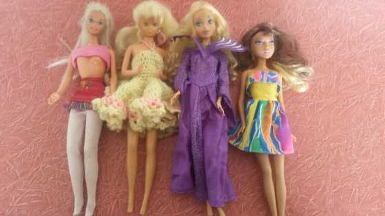 4 Barbie dolls 2nd hand