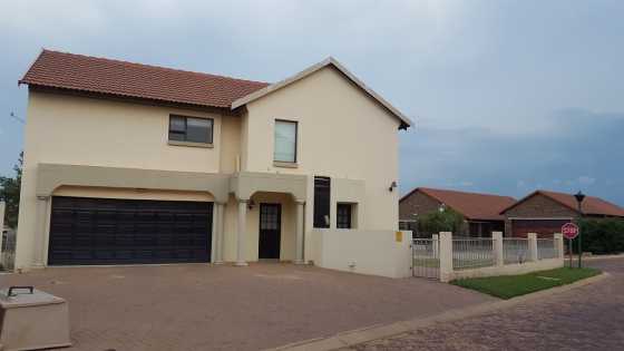 4 bedroom family home for sale in Bronkhorstbaai